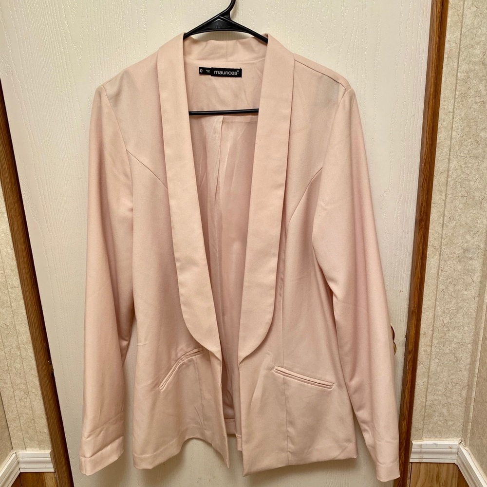 Women’s XL Blazer Cream w/ slight blush tint